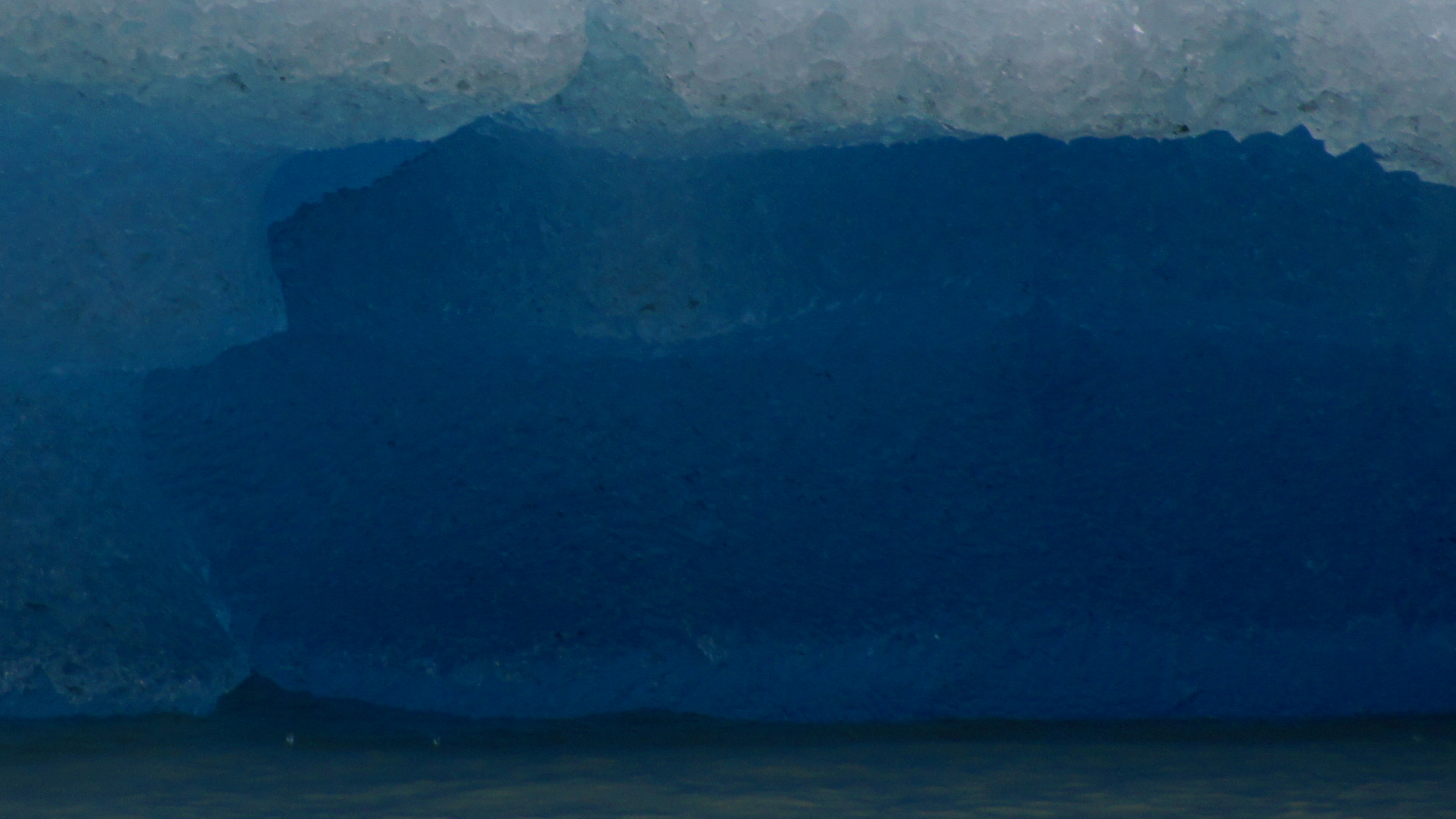 Fotostrecke Blau 04: Abgekalbtes, Jahrtausende altes Gletschereise des Lago-Grey-Gletscher in Patagonien