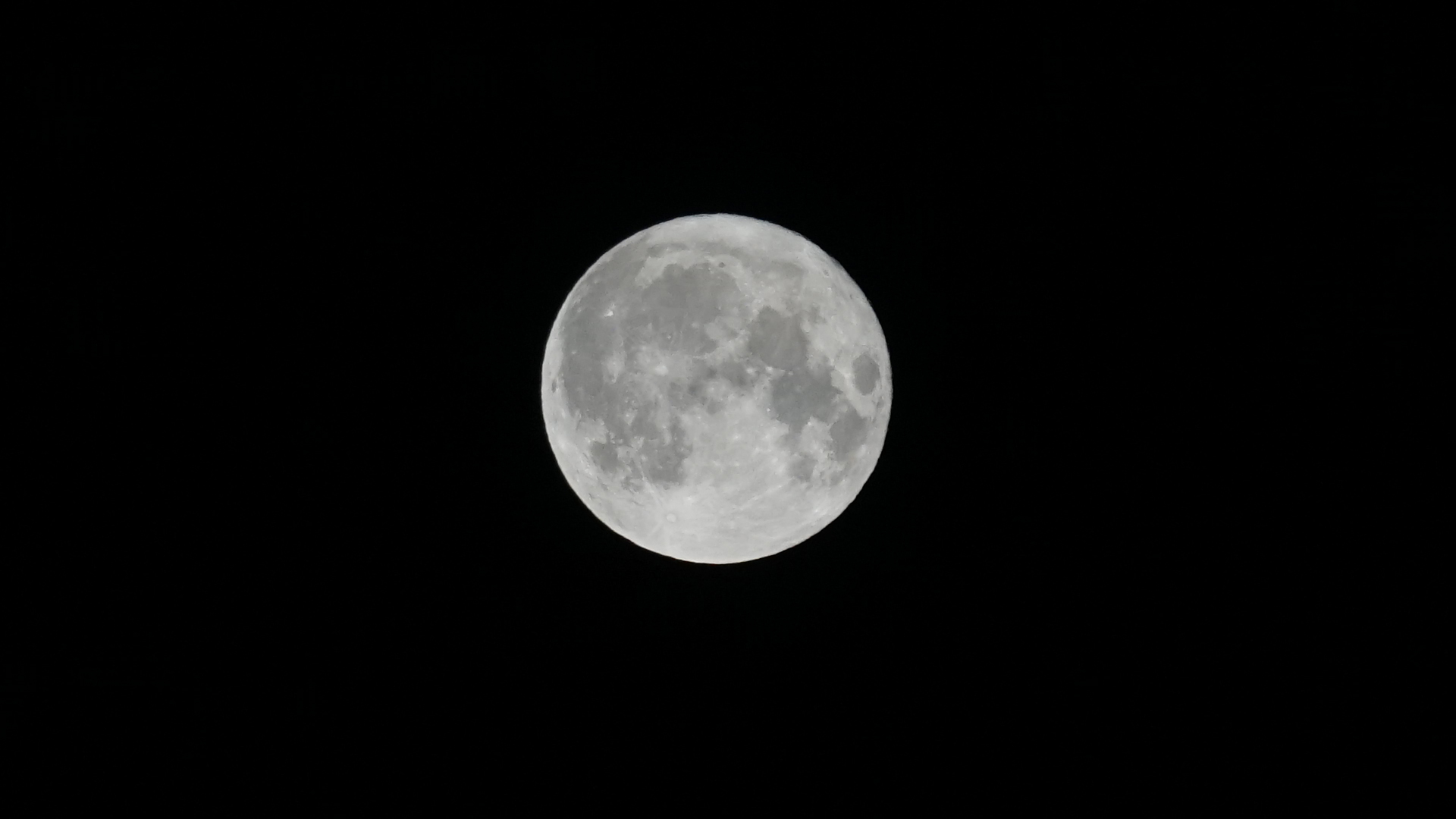 Fotostrecke Mond, Abbildung 29: Supermond vom 2. August 2023