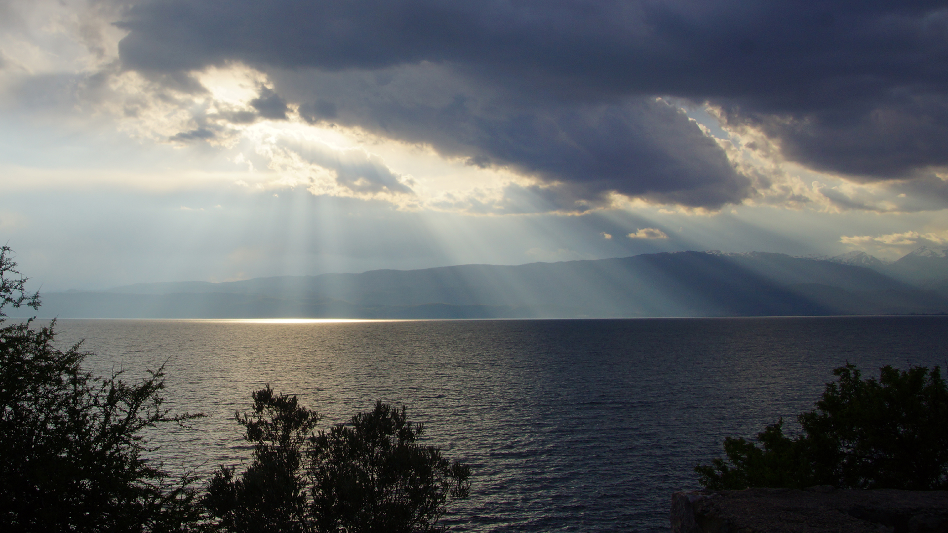 Fotostrecke Nordmazedonien 01: Wolkenstimmung am Ohridsee