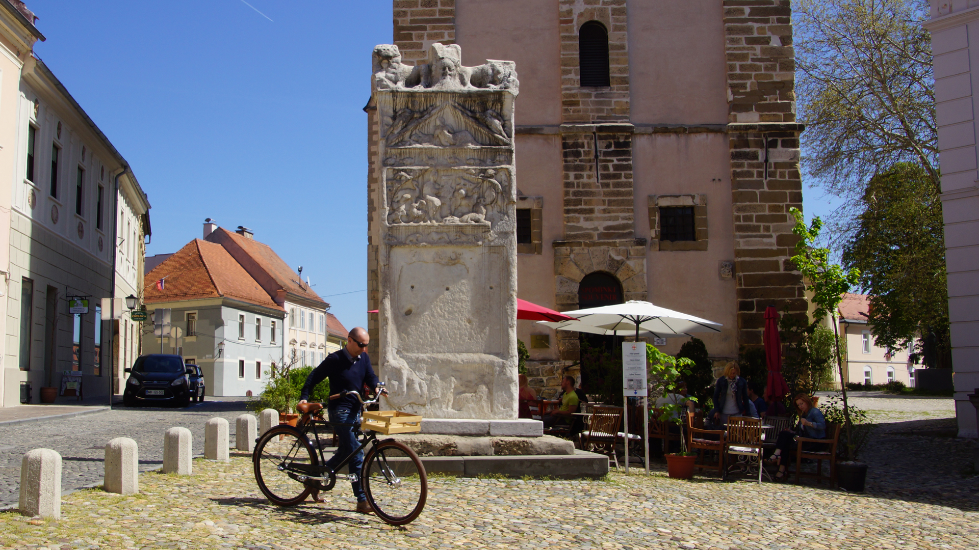 Slowenien 31: Orpheusdenkmal im Zentrum der Altstadt von Ptuj