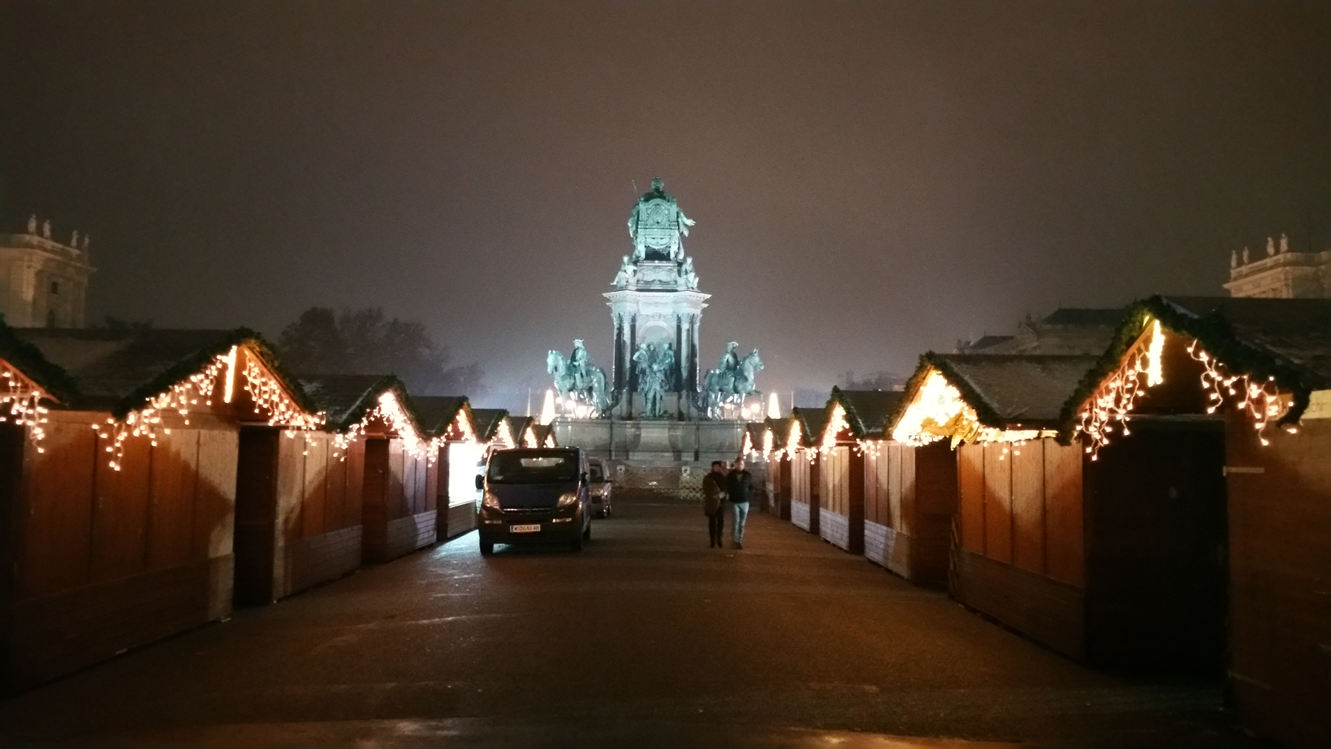 Fotostrecke Wien bei Nacht 29: "no more advent" / "keine Ankunft mehr"