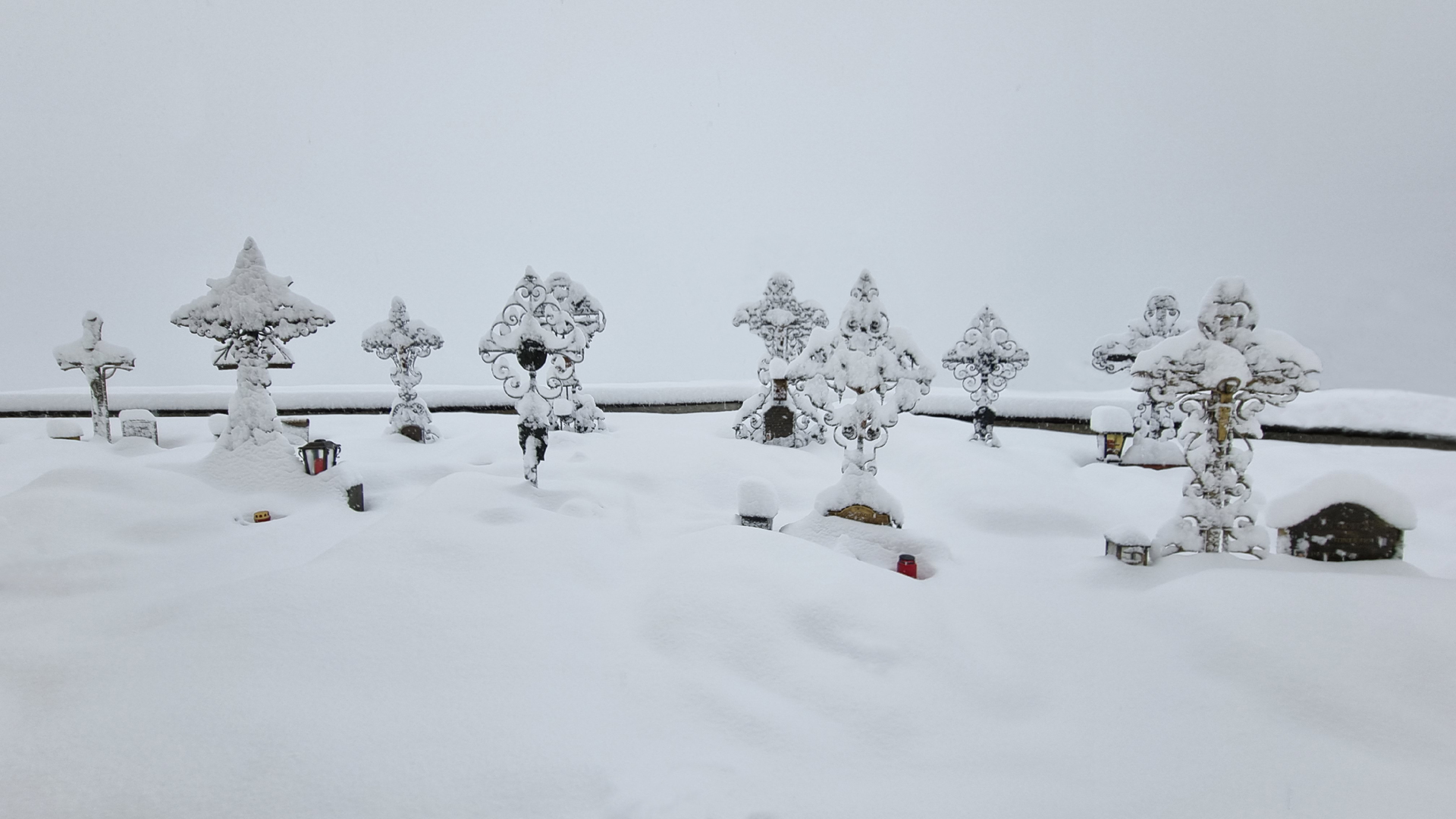 Fotostrecke Winter Abbildung 54: Gräber im Schnee